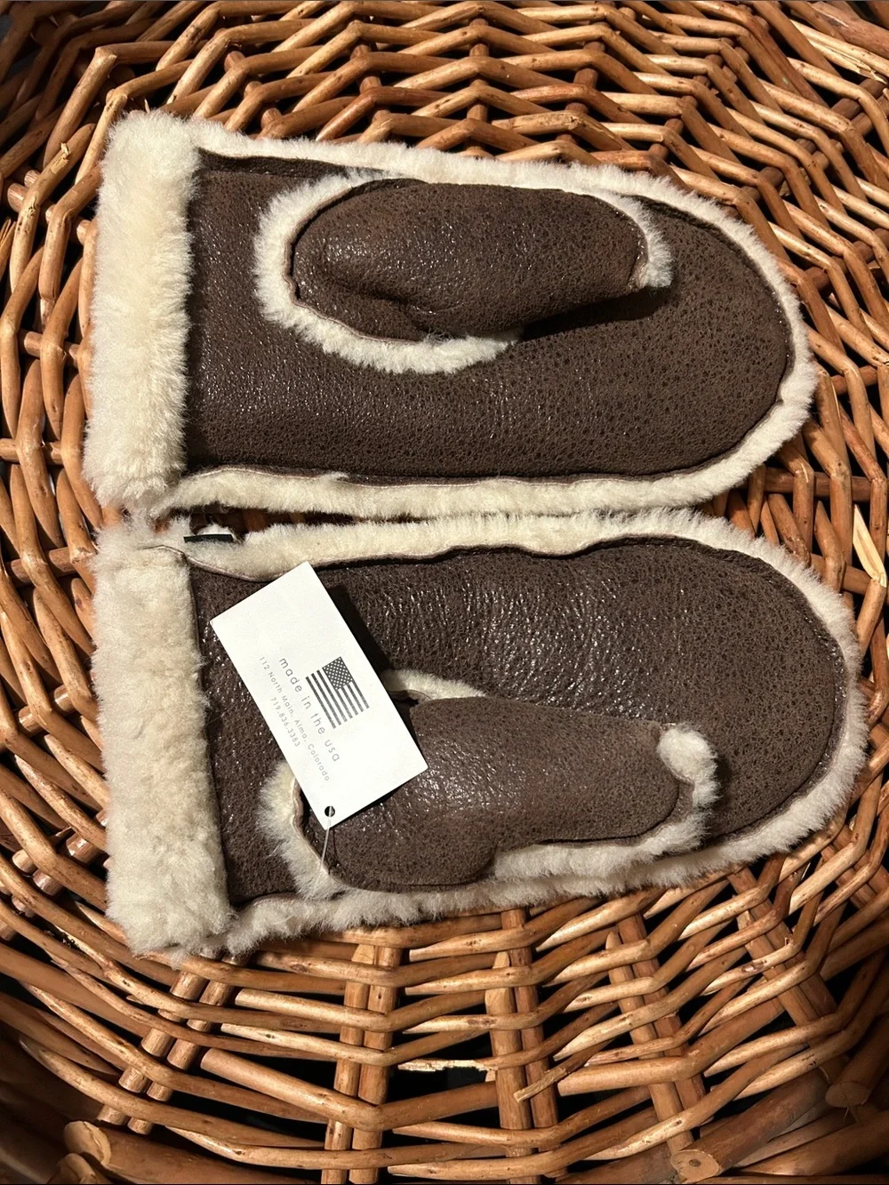 NWT Unisex Sheepskin Shearling-Lined Mittens made in the USA